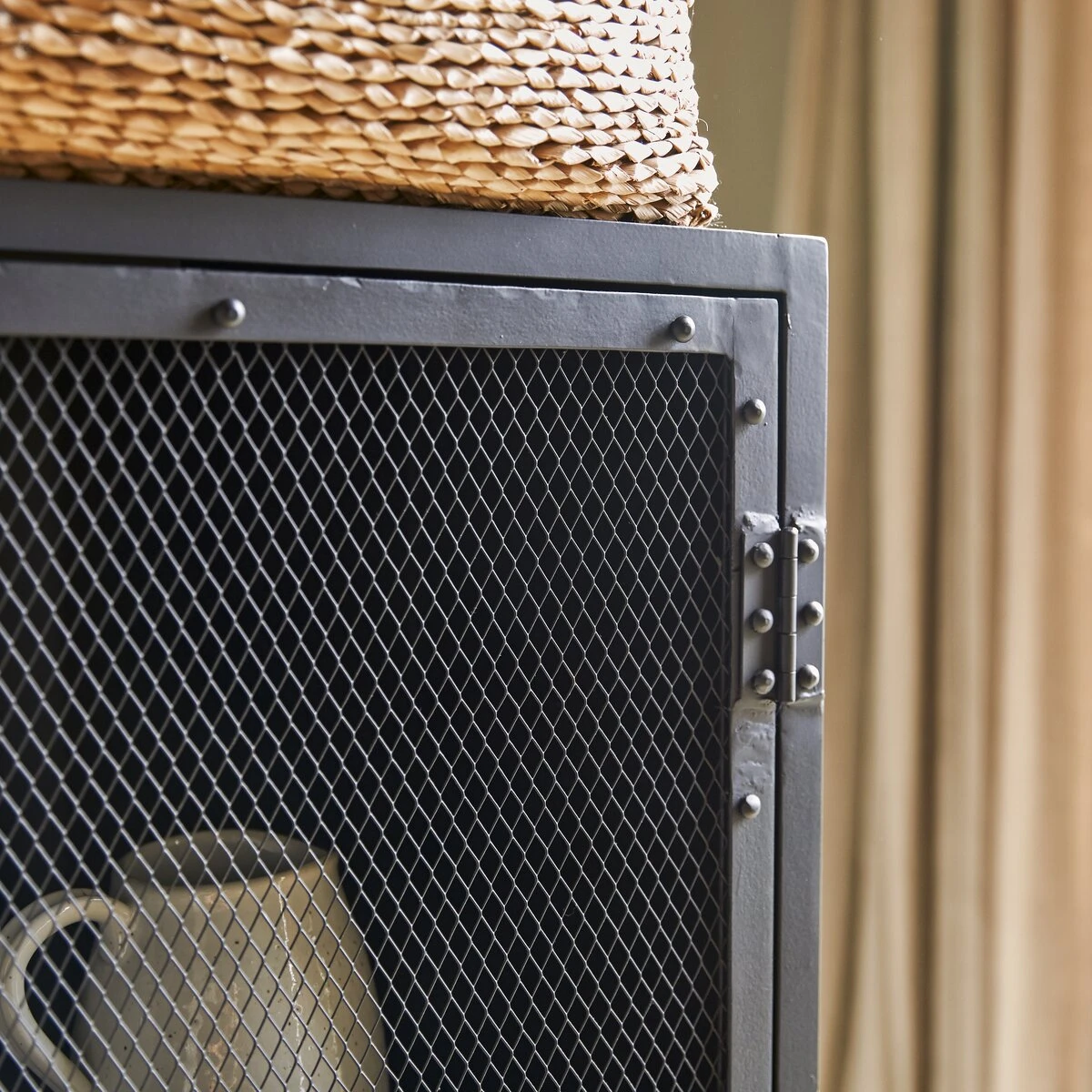 Alma Metal Mesh Wardrobe Ref. 3447 5 Alma Metal Mesh Wardrobe Ref. 3447 - Image 3