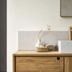 Ava Splashback In White Premium Terrazzo 120 Cm Ref. 6234