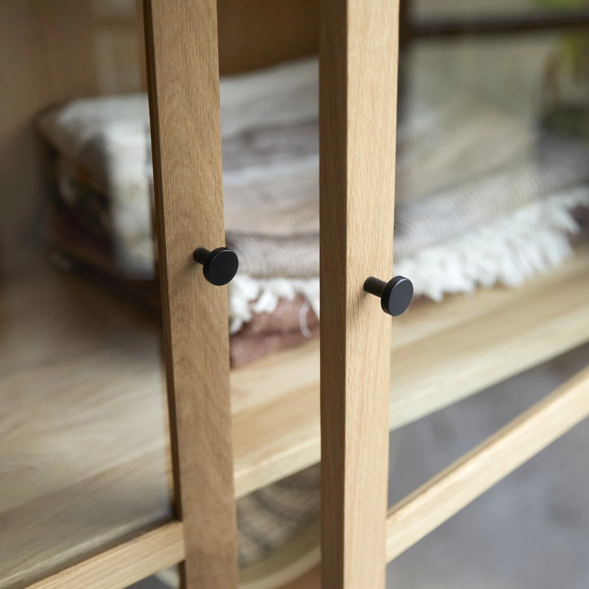 Babeth Solid Oak Tall Display Cabinet Ref. 4204 5 Babeth Solid Oak Tall Display Cabinet Ref. 4204 - Image 3