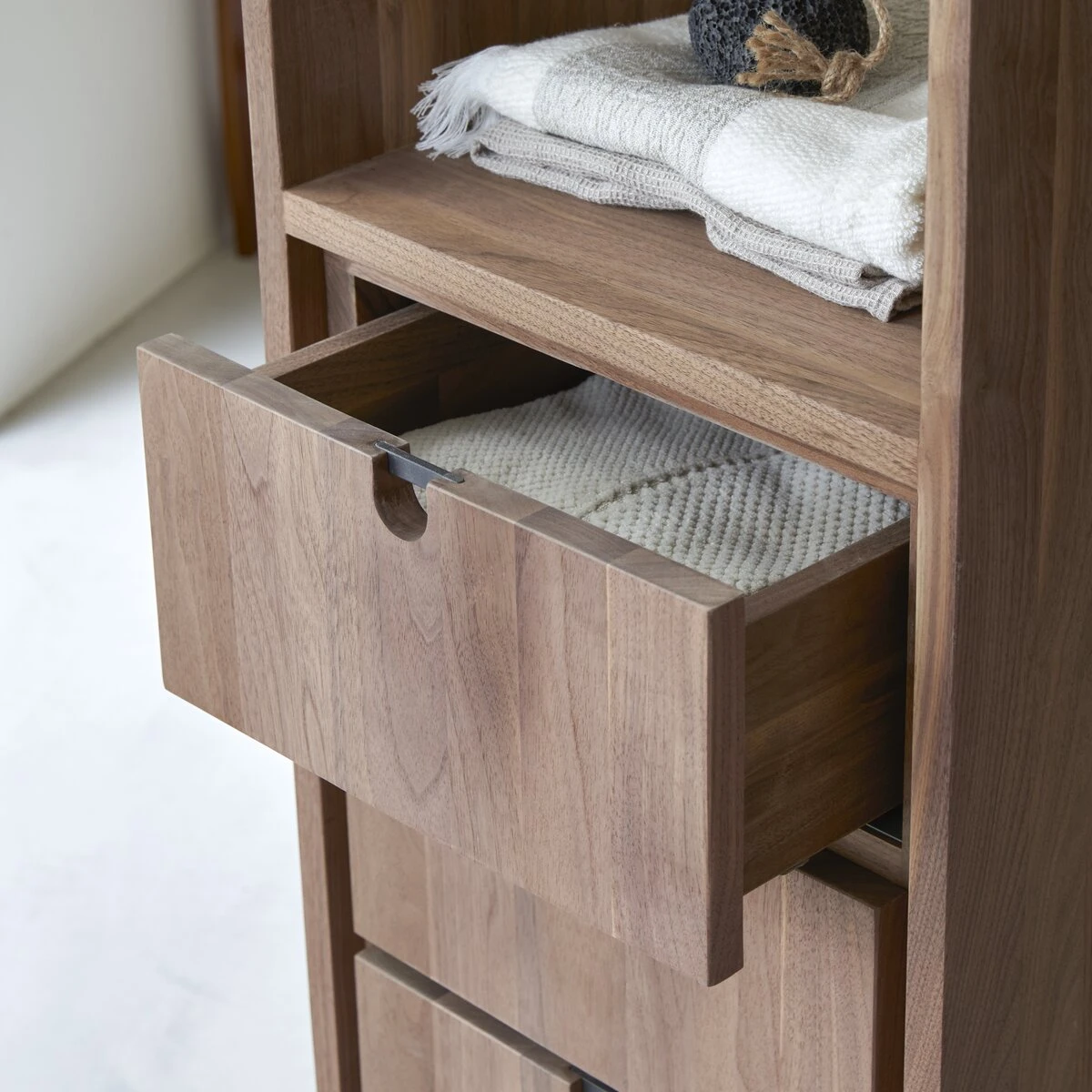 Jonàk Solid Walnut Column Ref. 3932 4 Jonàk Solid Walnut Column Ref. 3932 - Image 2